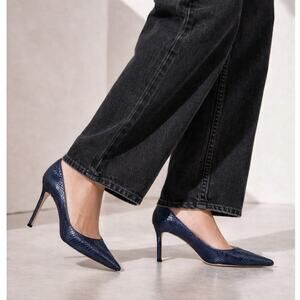 Manolo Blahnik BB Navy Blue Leather Pointed Toe High Heel Pump 40